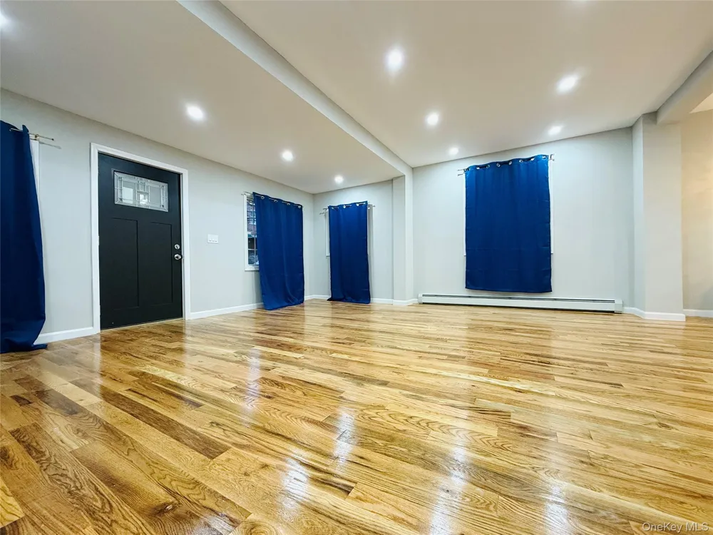 1627 Pilgrim Avenue Bronx, NY 10461