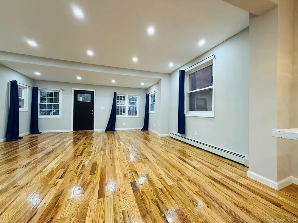 1627 Pilgrim Avenue Bronx, NY 10461