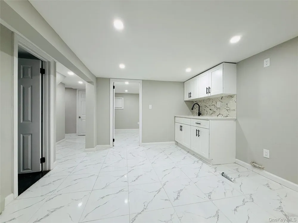 1627 Pilgrim Avenue Bronx, NY 10461
