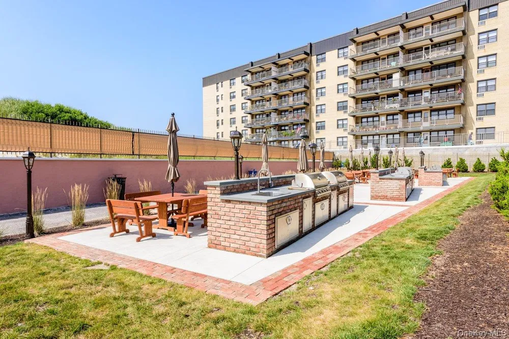 2 Richmond Road #5E Lido Beach, NY 11561