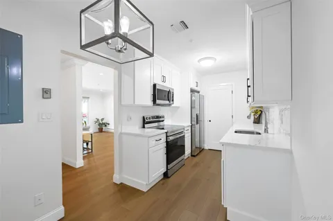 708 W Cabot Court #708