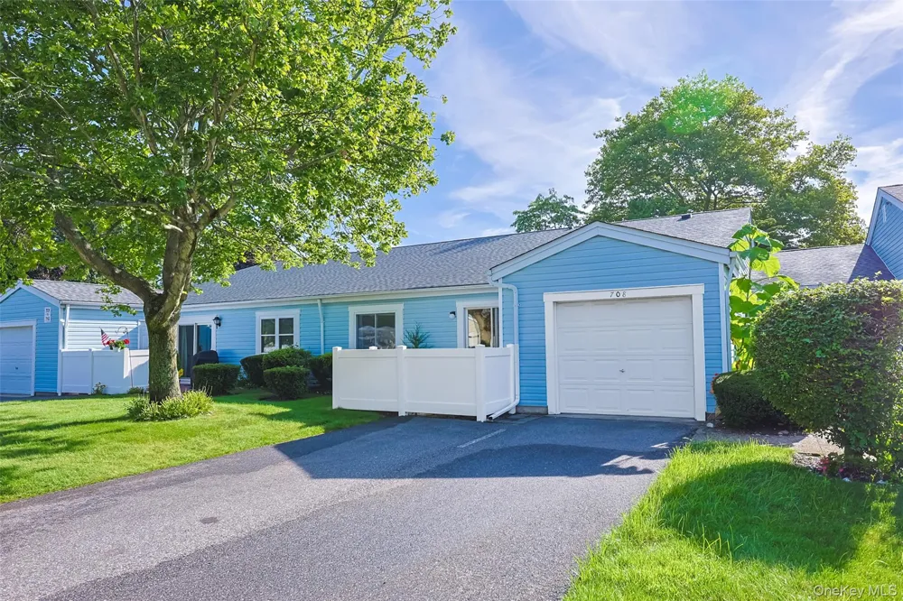 708 W Cabot Court #708 Saint James, NY 11780