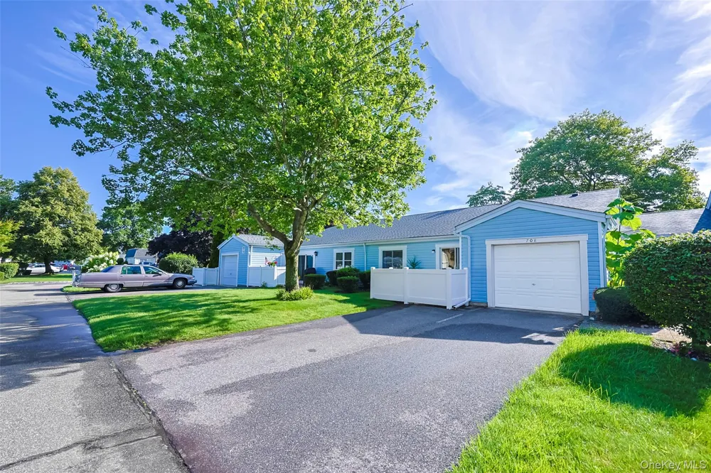 708 W Cabot Court #708 Saint James, NY 11780