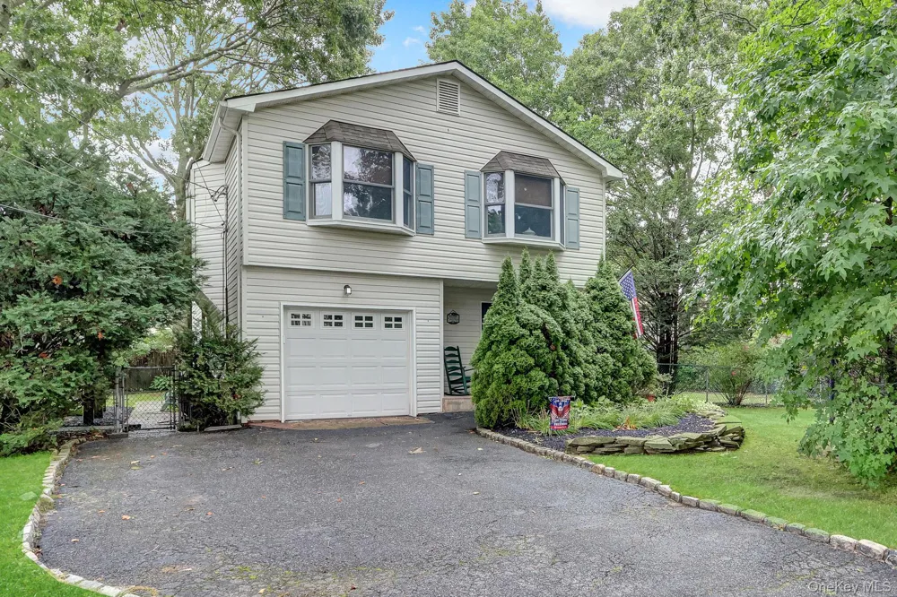 41 Main Avenue Mastic, NY 11950