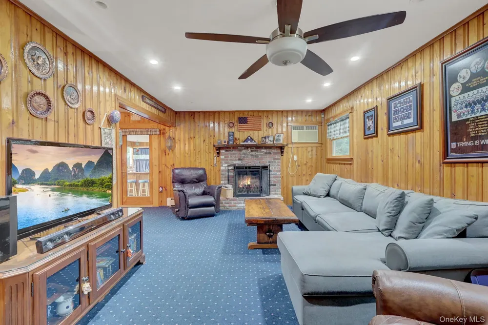 41 Main Avenue Mastic, NY 11950
