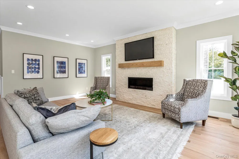 22 Northern Parkway E Plainview, NY 11803