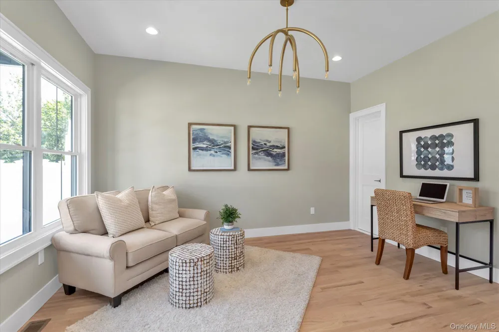 22 Northern Parkway E Plainview, NY 11803