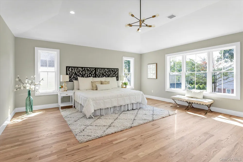 22 Northern Parkway E Plainview, NY 11803