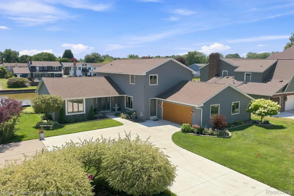 2900 Woodstock Circle Port Huron City, MI 48060