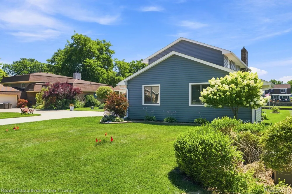 2900 Woodstock Circle Port Huron City, MI 48060