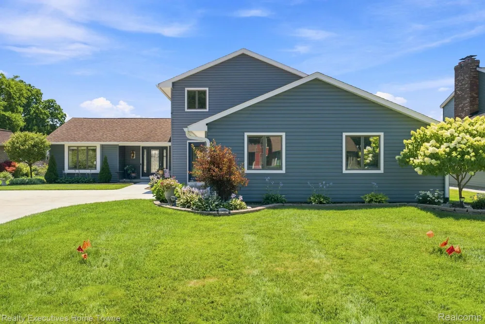 2900 Woodstock Circle Port Huron City, MI 48060