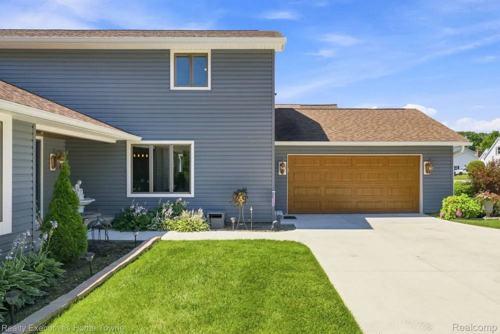 2900 Woodstock Circle Port Huron City, MI 48060