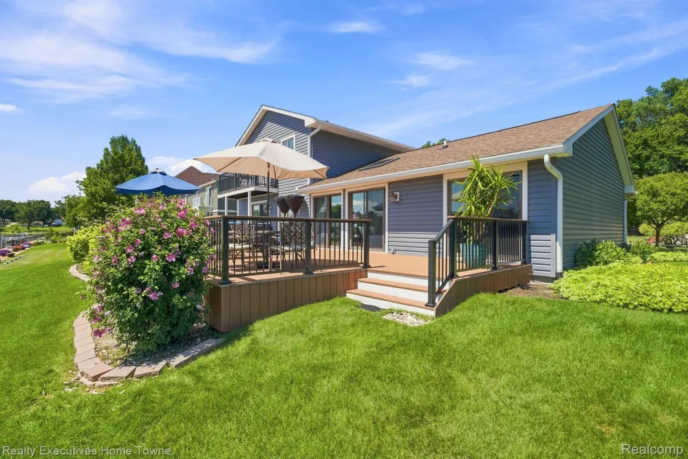 2900 Woodstock Circle Port Huron City, MI 48060