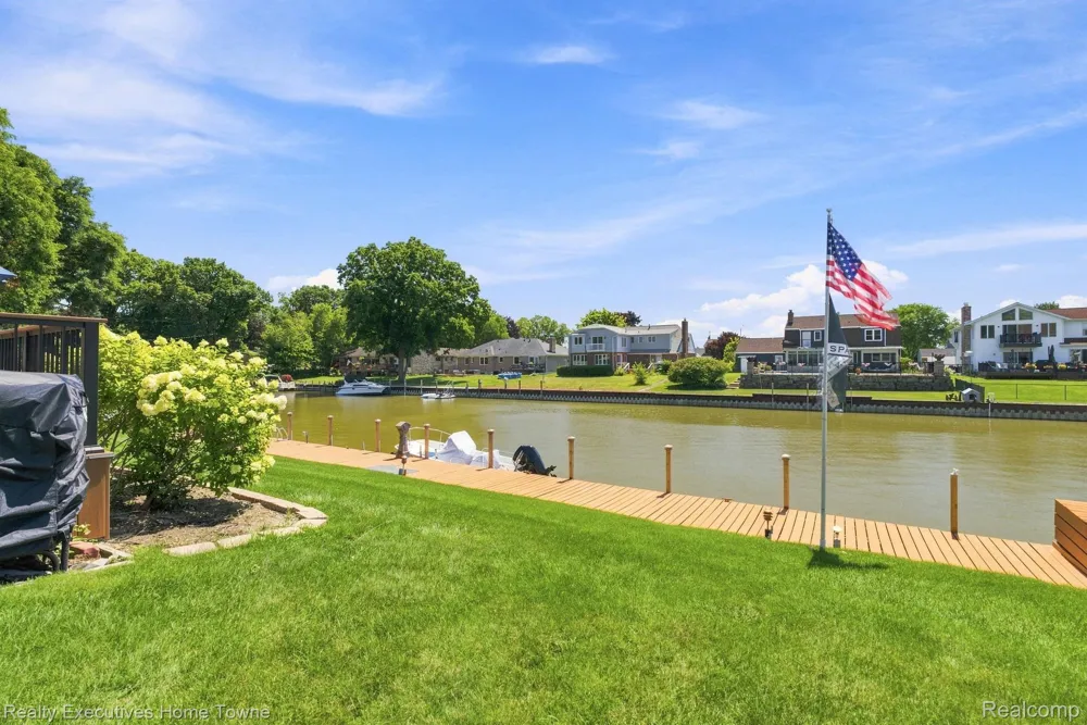 2900 Woodstock Circle Port Huron City, MI 48060