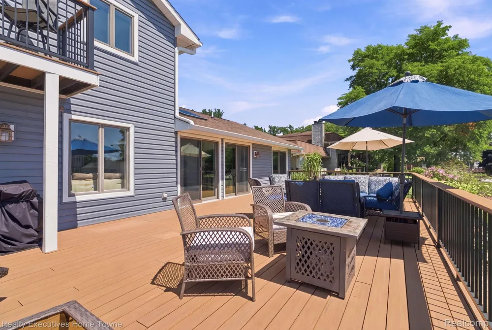 2900 Woodstock Circle Port Huron City, MI 48060