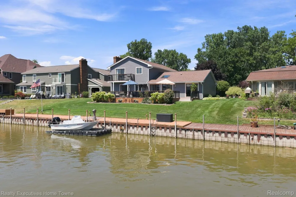 2900 Woodstock Circle Port Huron City, MI 48060