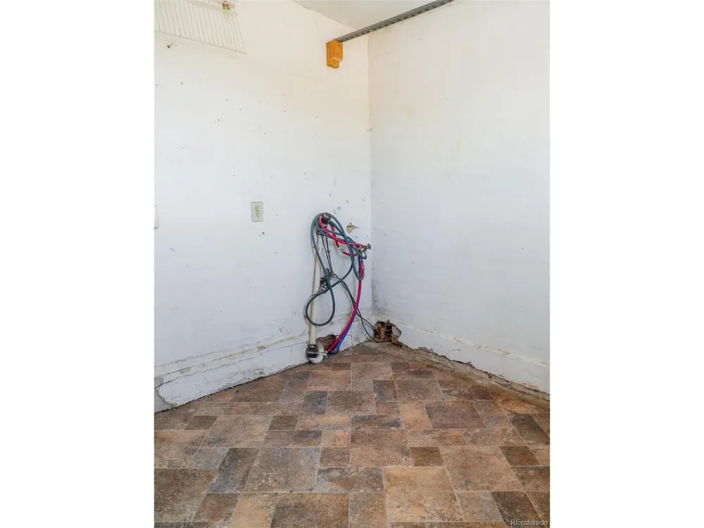 1237 9th Street Las Animas, CO 81054