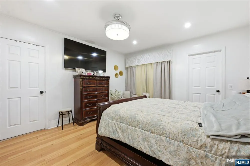 570-572 11th Avenue Paterson, NJ 07514