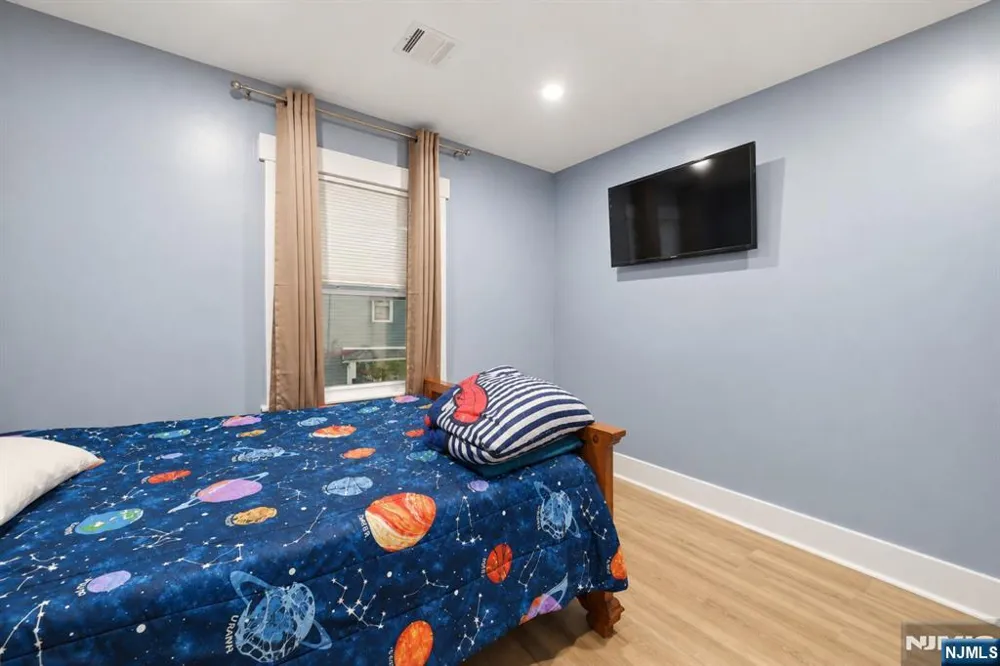 570-572 11th Avenue Paterson, NJ 07514