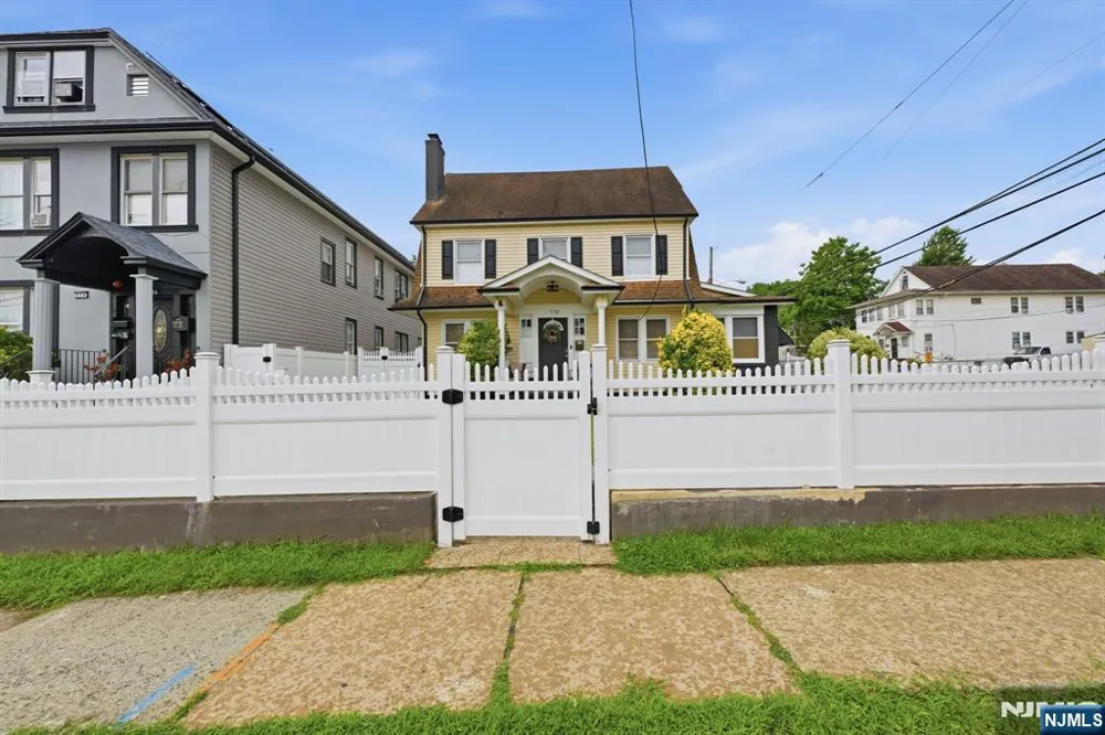 570-572 11th Avenue Paterson, NJ 07514