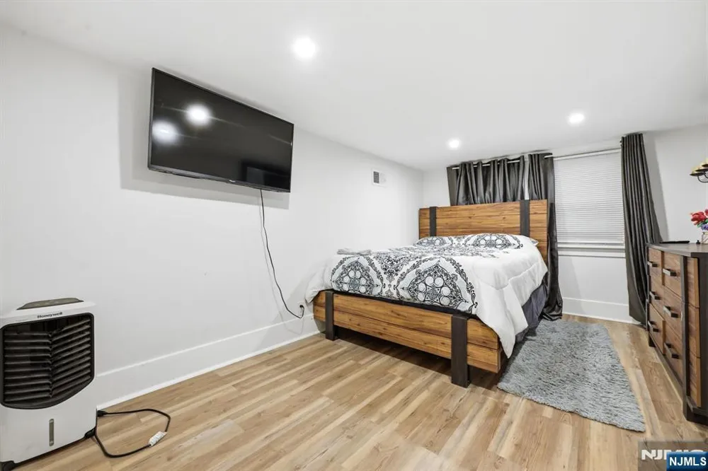 570-572 11th Avenue Paterson, NJ 07514