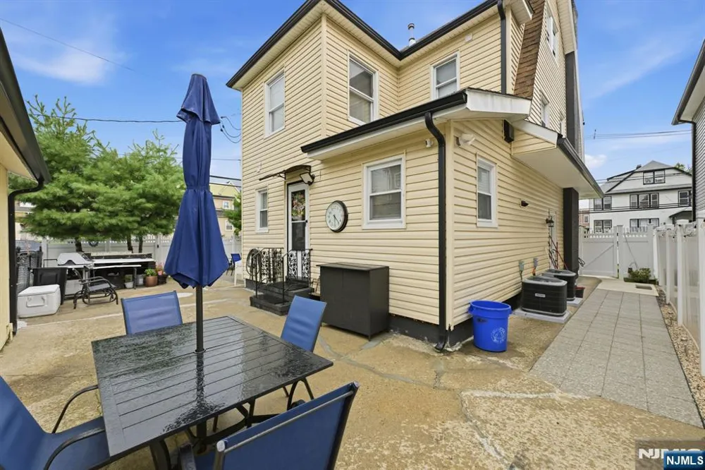 570-572 11th Avenue Paterson, NJ 07514