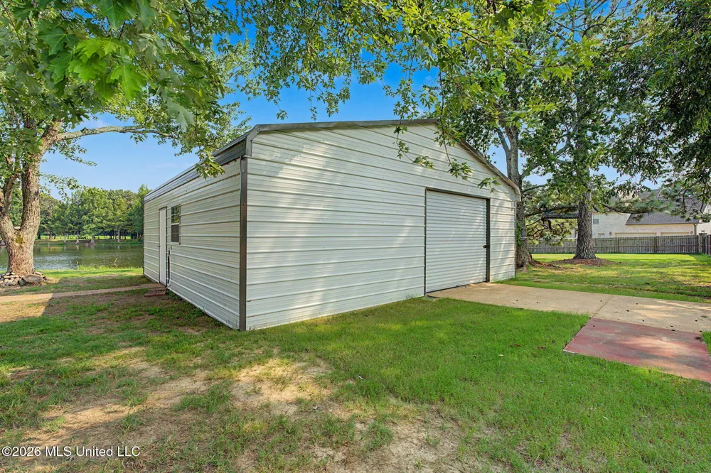 3169 Bridge Moore Drive Nesbit, MS 38651