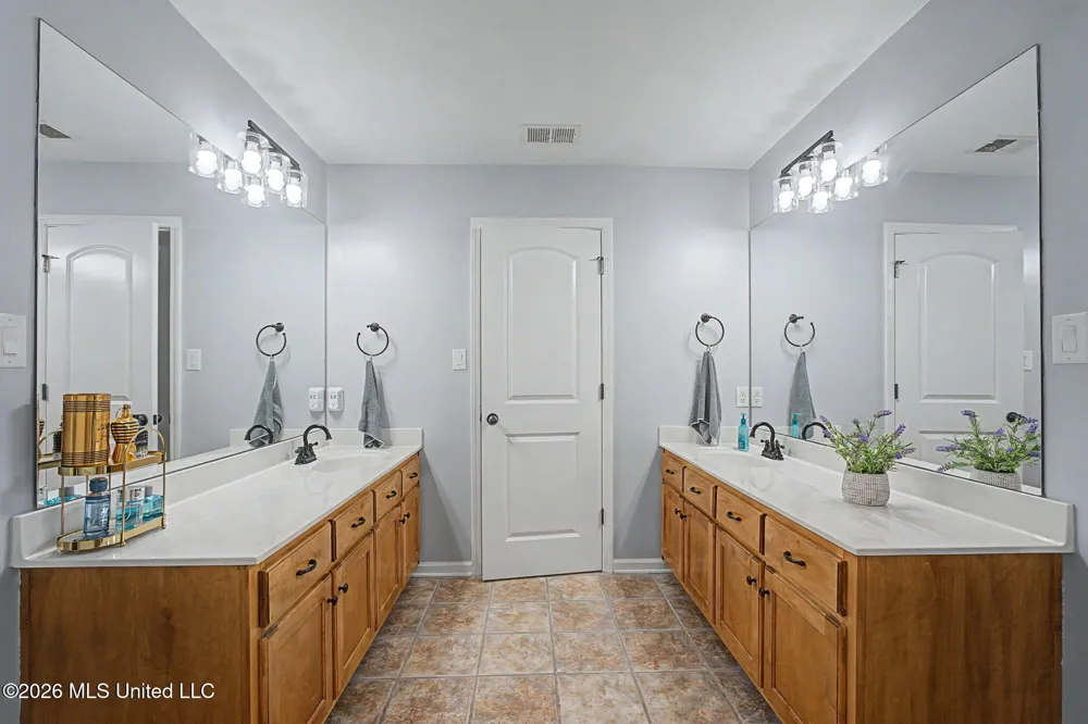 3169 Bridge Moore Drive Nesbit, MS 38651