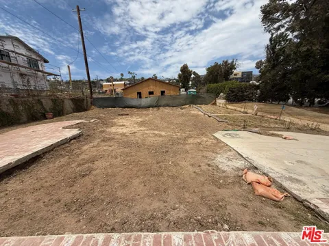 16655 W Sunset Boulevard