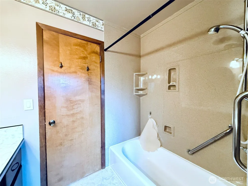 8601 NE 57th Street Vancouver, WA 98662