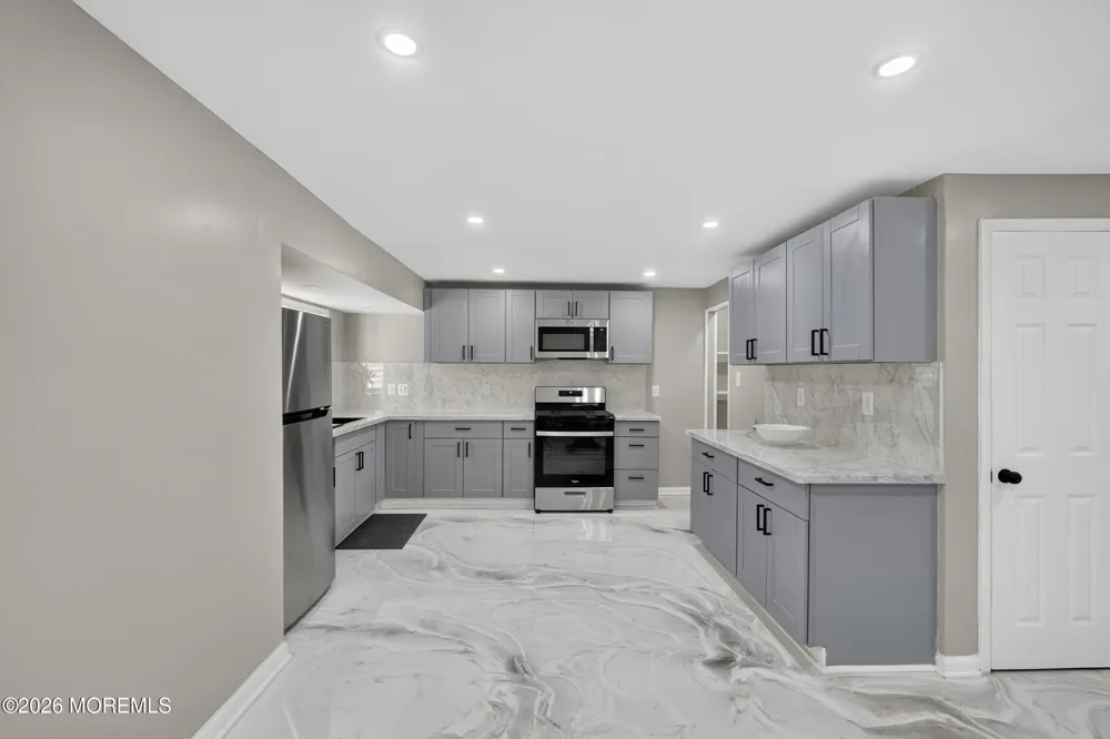 701 W Park Avenue Lindenwold, NJ 08021