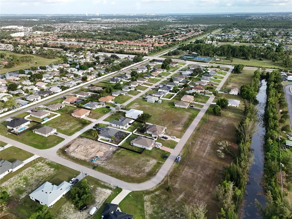 3829 NE 23RD AVE Cape Coral, FL 33909