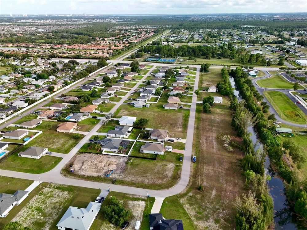 3829 NE 23RD AVE Cape Coral, FL 33909