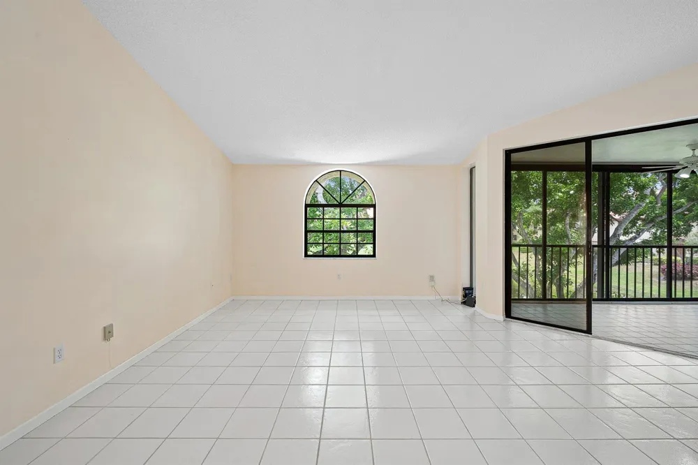 5115 Europa Drive #L Boynton Beach, FL 33437