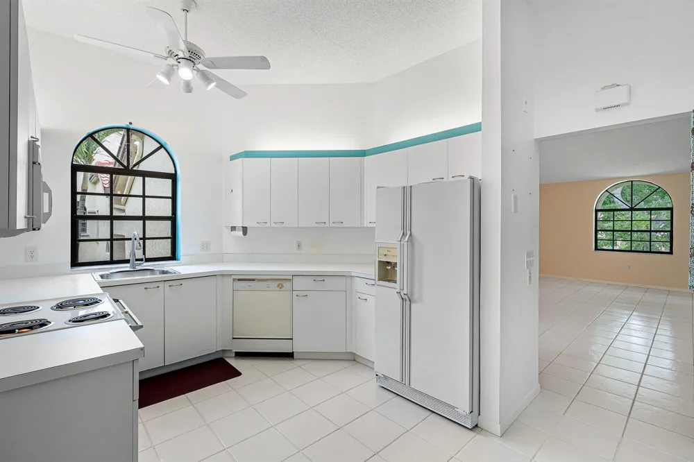 5115 Europa Drive #L Boynton Beach, FL 33437