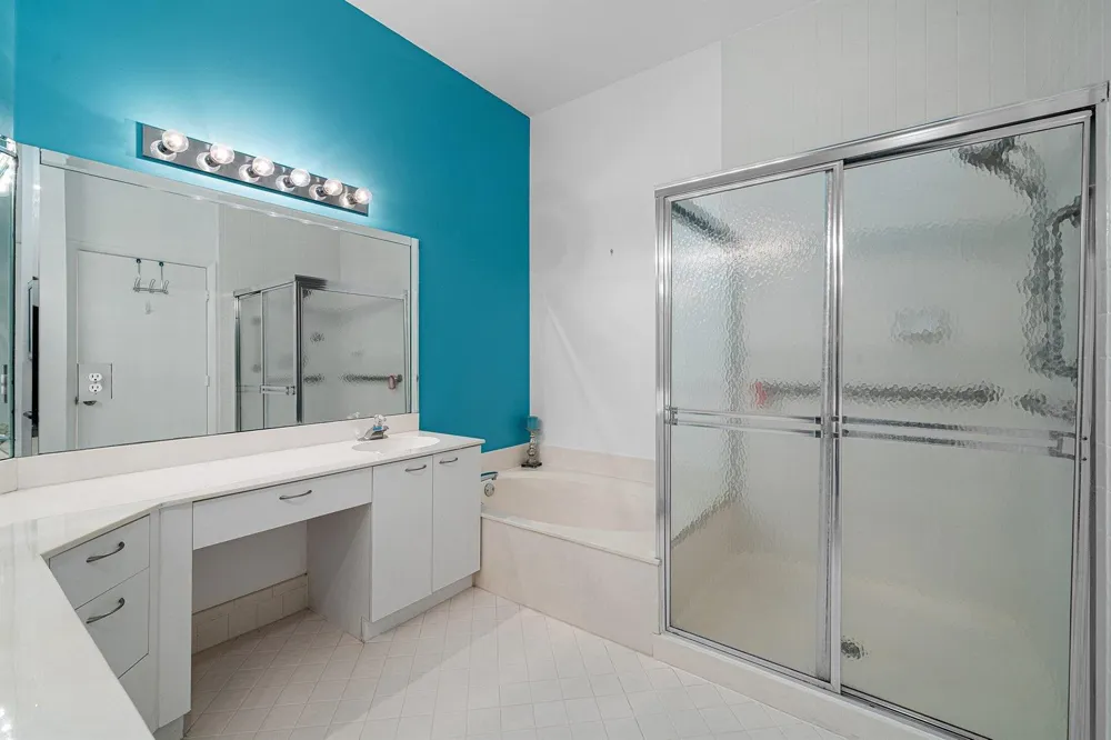 5115 Europa Drive #L Boynton Beach, FL 33437