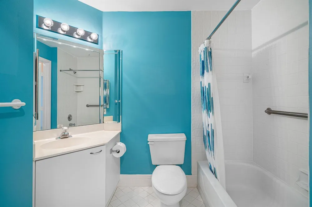 5115 Europa Drive #L Boynton Beach, FL 33437
