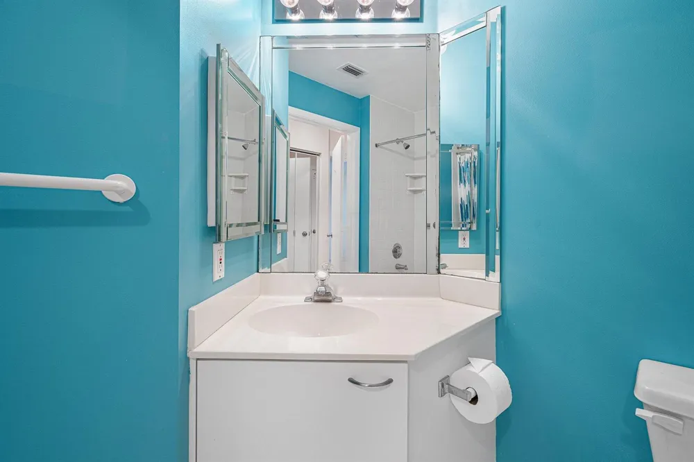 5115 Europa Drive #L Boynton Beach, FL 33437