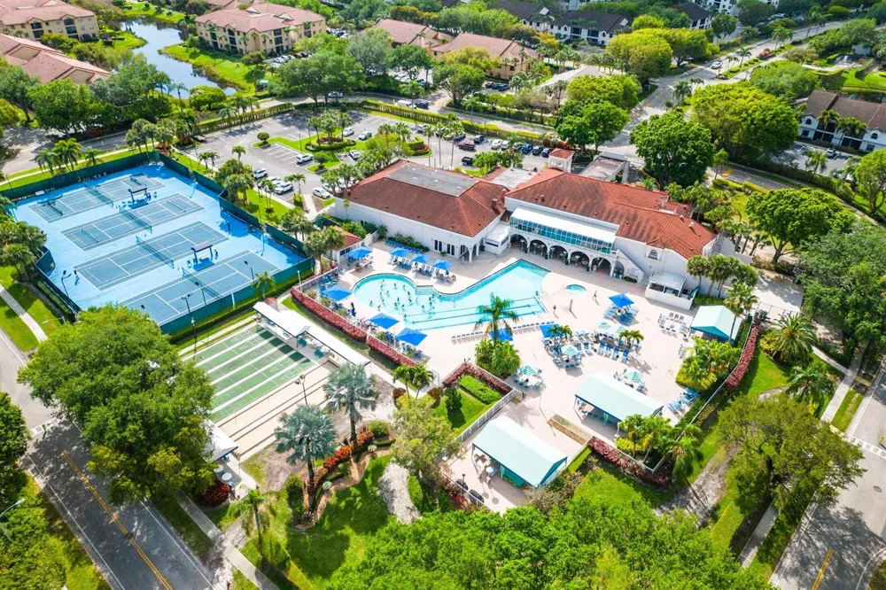 5115 Europa Drive #L Boynton Beach, FL 33437