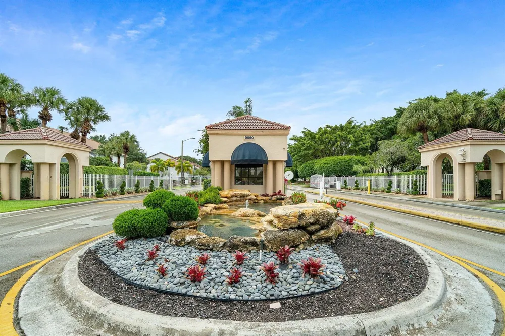 5115 Europa Drive #L Boynton Beach, FL 33437