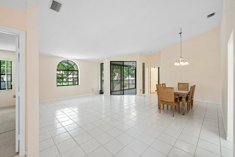 5115 Europa Drive #L Boynton Beach, FL 33437