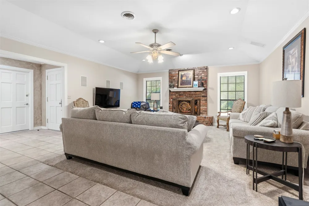 704 Rosewood Street Ardmore, OK 73401