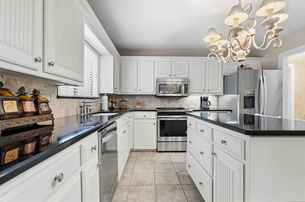 704 Rosewood Street Ardmore, OK 73401