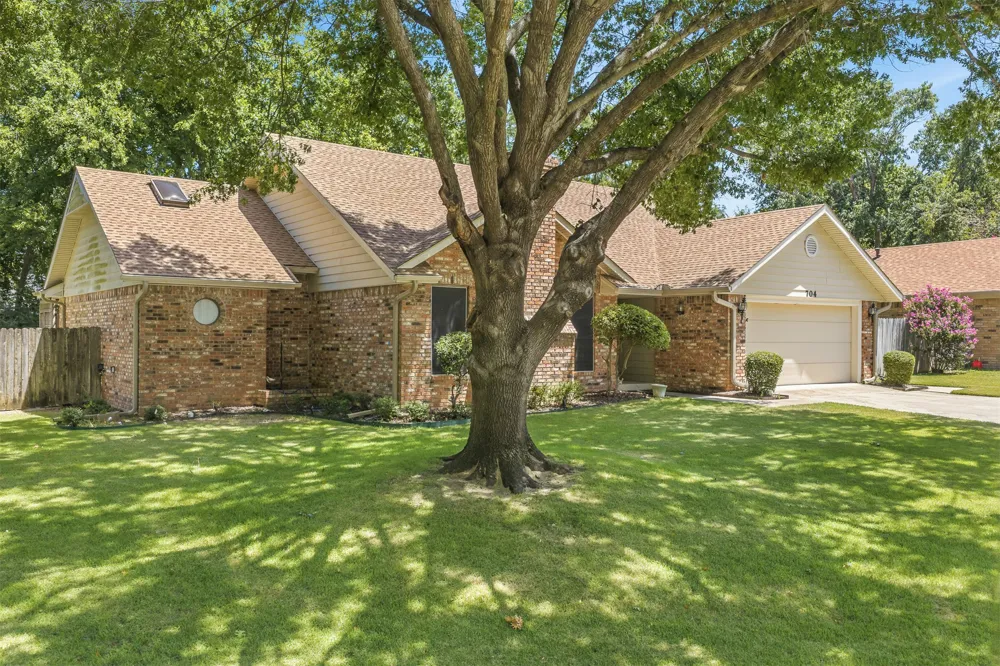 704 Rosewood Street Ardmore, OK 73401