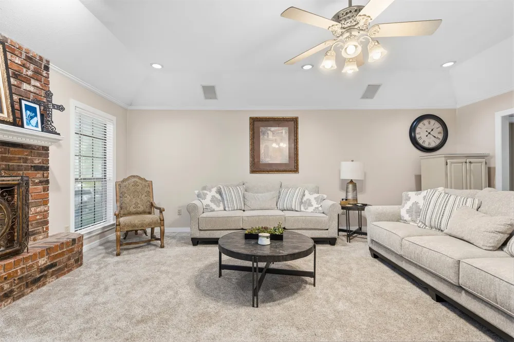 704 Rosewood Street Ardmore, OK 73401