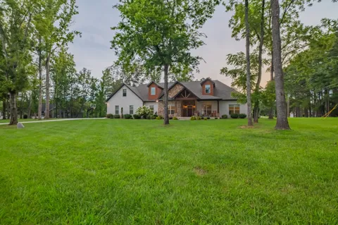 30 Pinehurst Dr