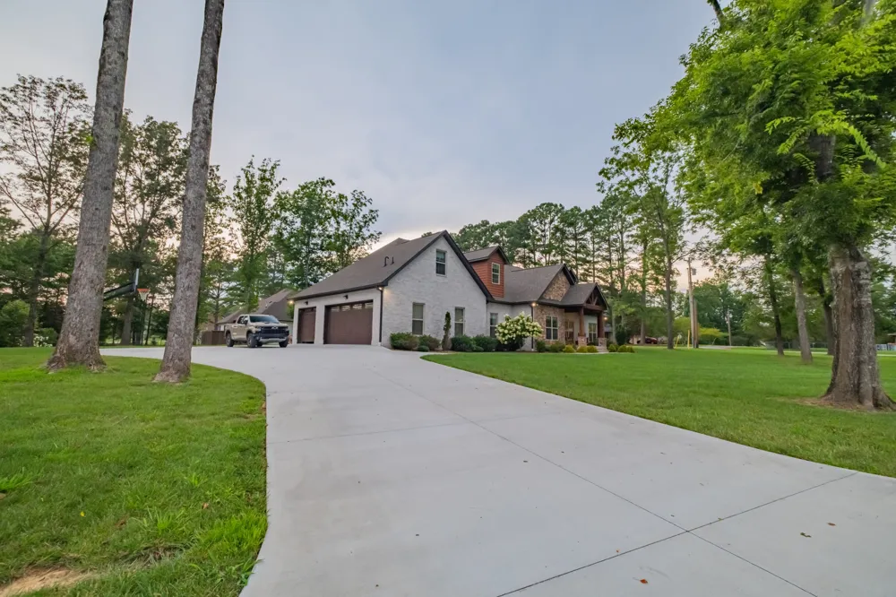 30 Pinehurst Dr Manchester, TN 37355