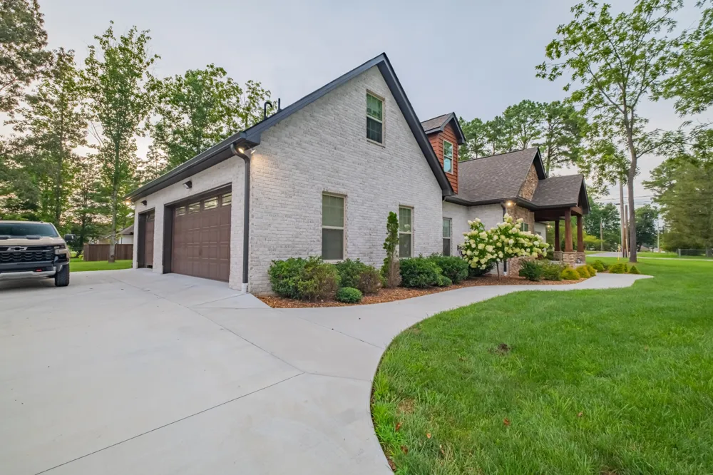 30 Pinehurst Dr Manchester, TN 37355