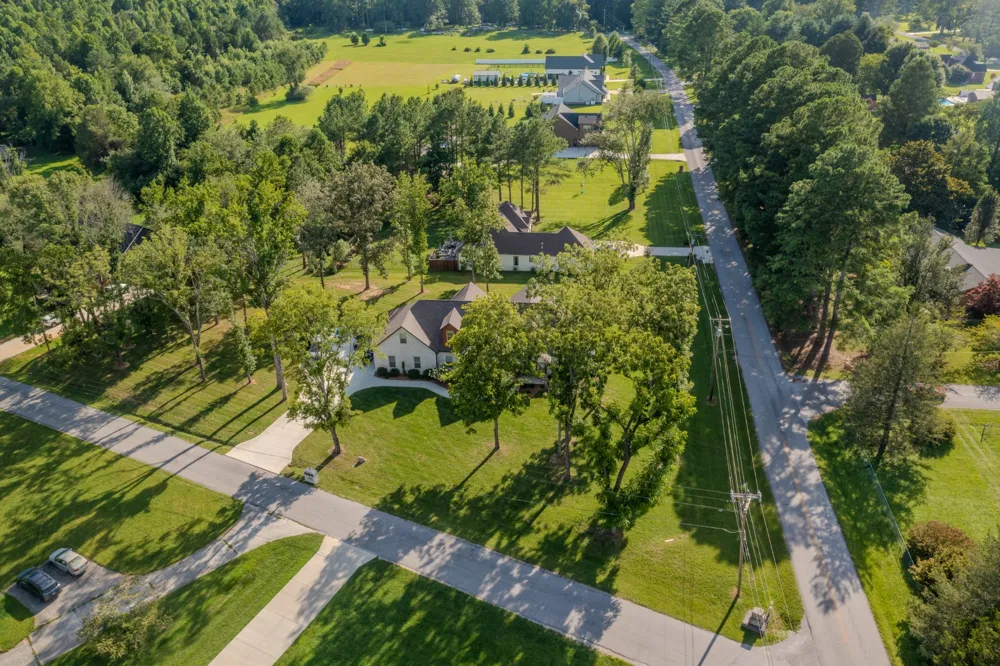 30 Pinehurst Dr Manchester, TN 37355