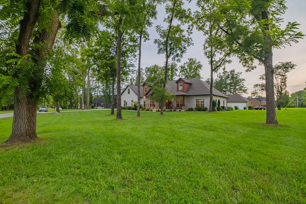 30 Pinehurst Dr Manchester, TN 37355